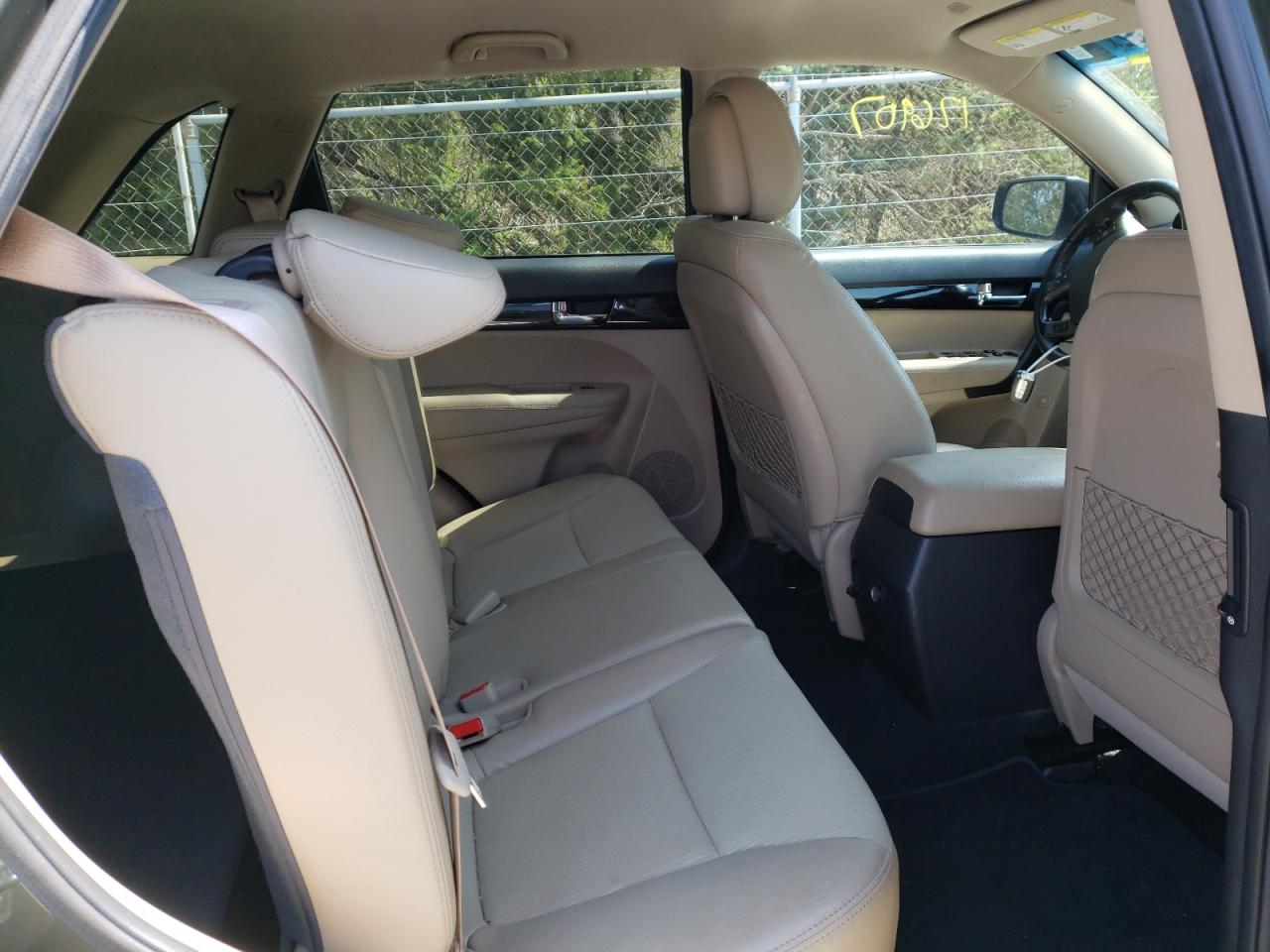 Photo 6 from auction – 2012 KIA SORENTO EX with VIN 5XYKU3A69CG264298