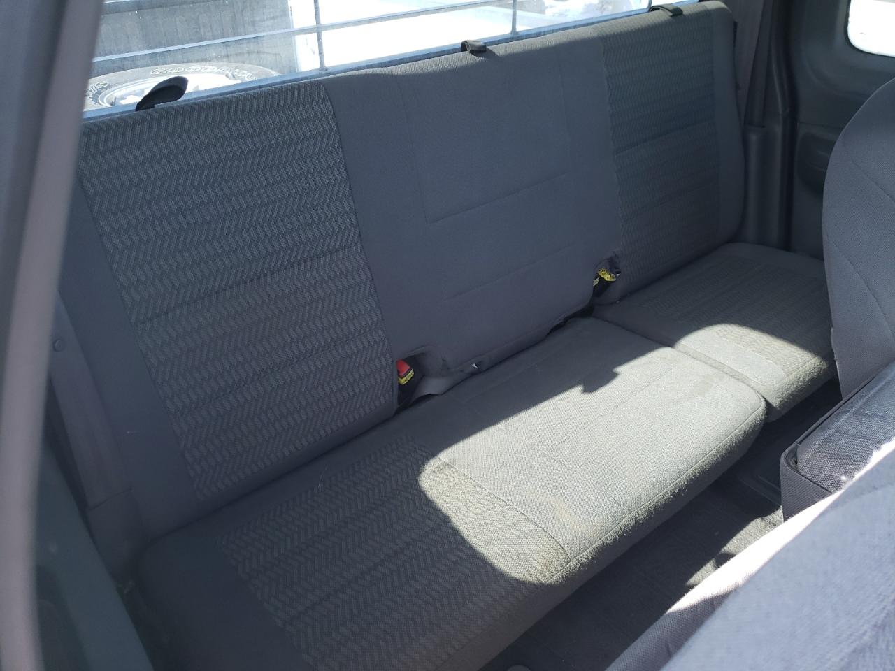 Photo 6 from auction – 2002 FORD F150 with VIN 1FTRX18L92NC07192
