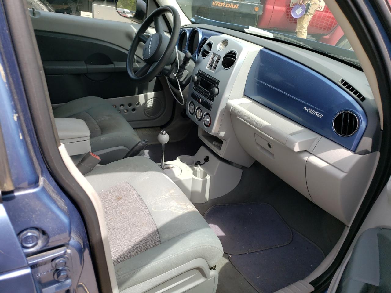 Photo 5 from auction – 2006 CHRYSLER PT CRUISER with VIN 3A4FY58B56T289372