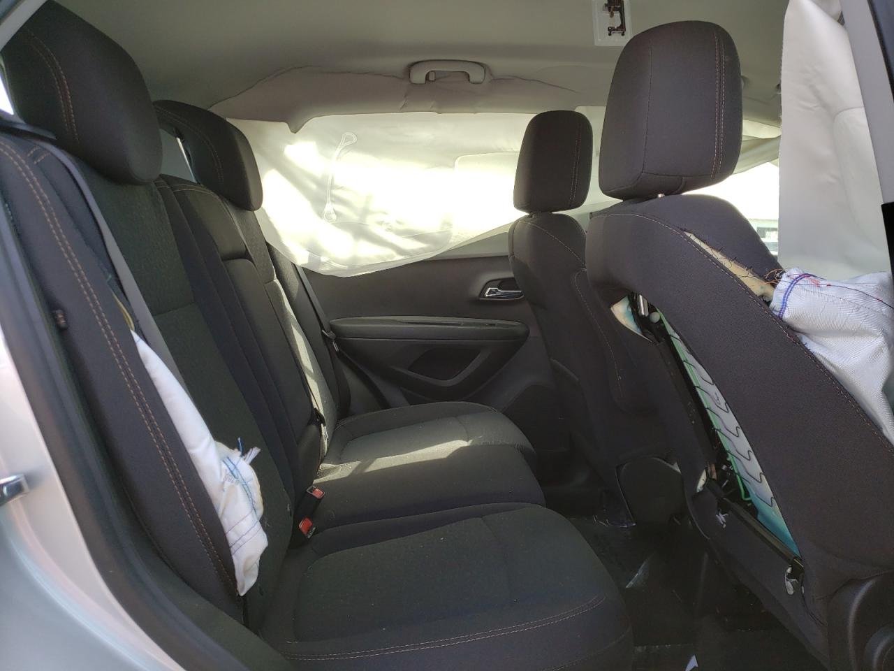 Photo 6 from auction – 2019 CHEVROLET TRAX LS with VIN 3GNCJKSB7KL385705