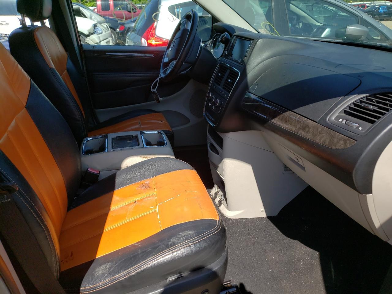 Photo 5 from auction – 2011 DODGE GRAND CARA with VIN 2D4RN3DGXBR697576
