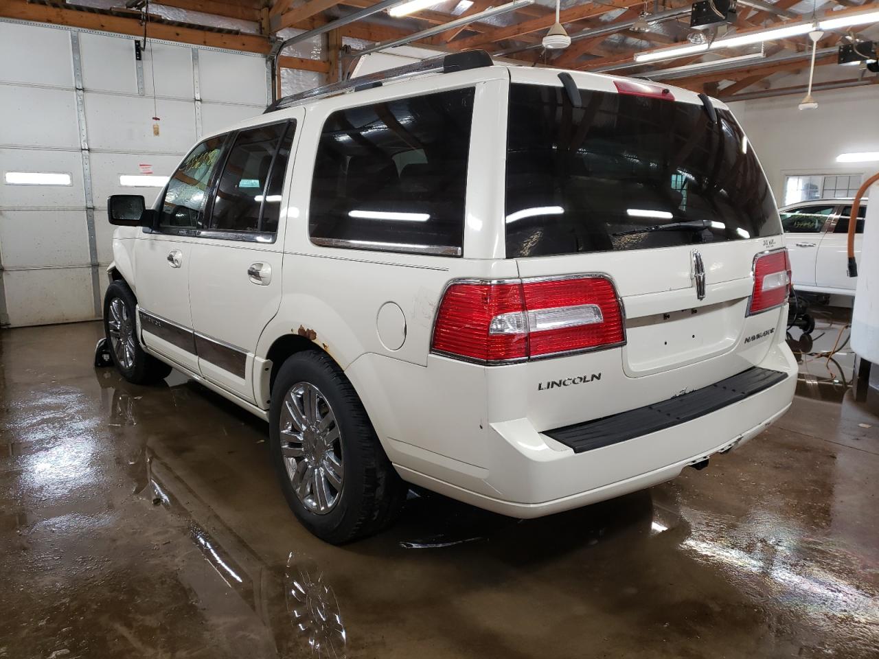 Photo 3 from auction – 2008 LINCOLN NAVIGATOR with VIN 5LMFU28578LJ00366