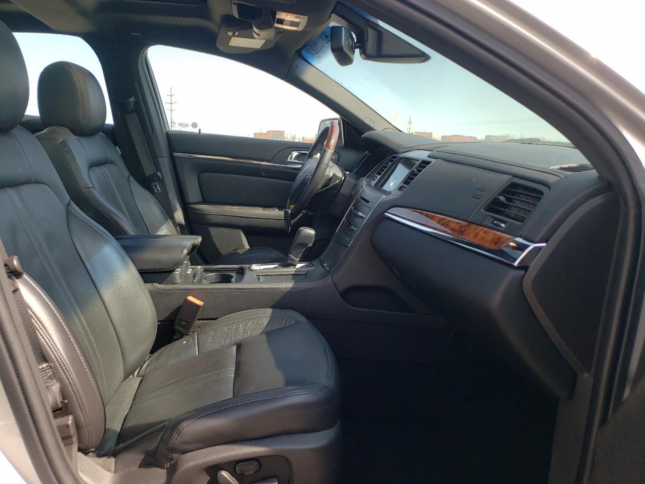 Photo 5 from auction – 2016 LINCOLN MKS with VIN 1LNHL9DK3GG601135