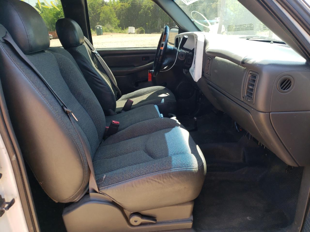Photo 5 from auction – 2003 CHEVROLET SILVERADO with VIN 2GCEC19V231407621