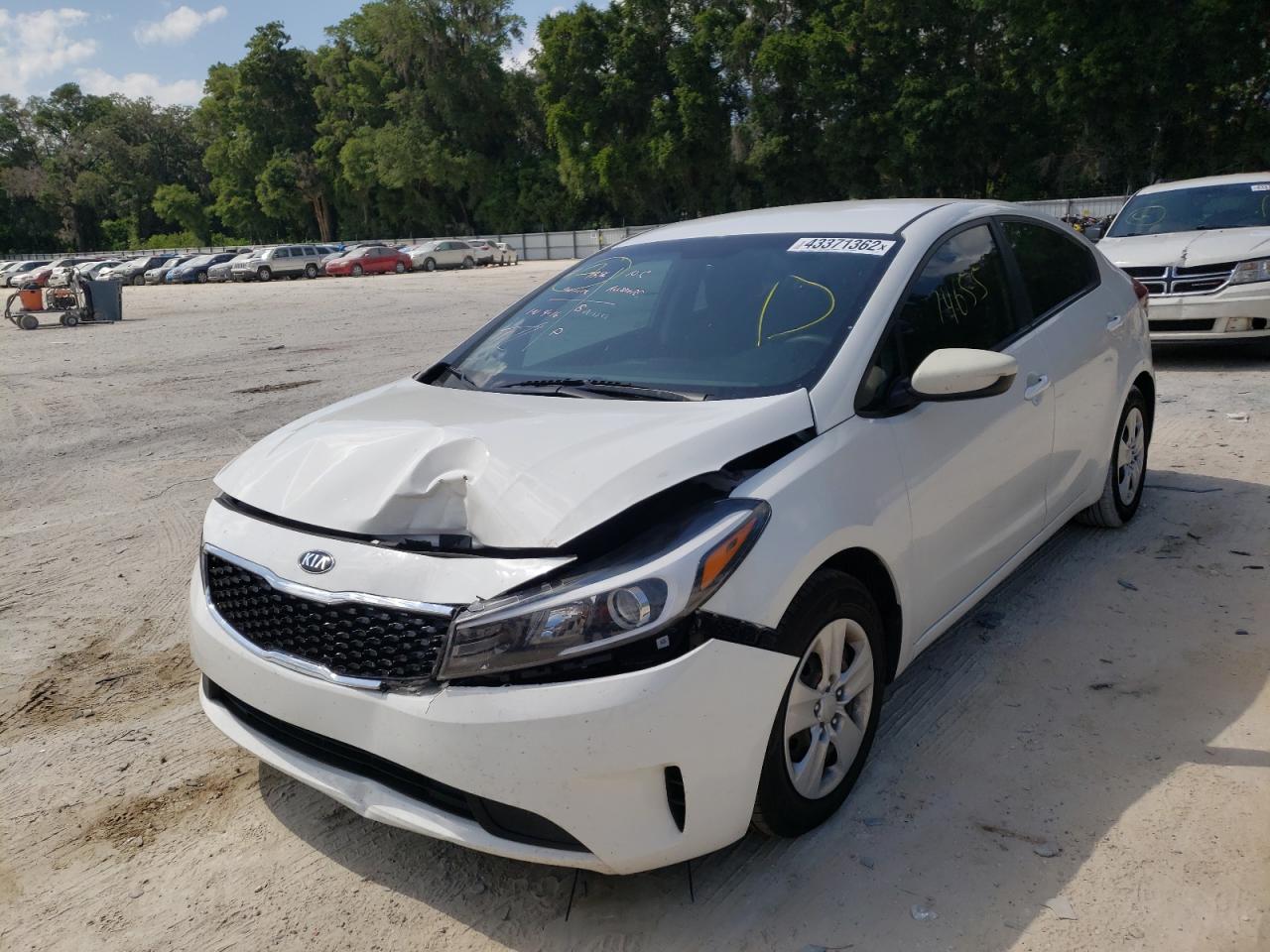 Photo 2 from auction – 2018 KIA FORTE LX with VIN 3KPFK4A76JE284816