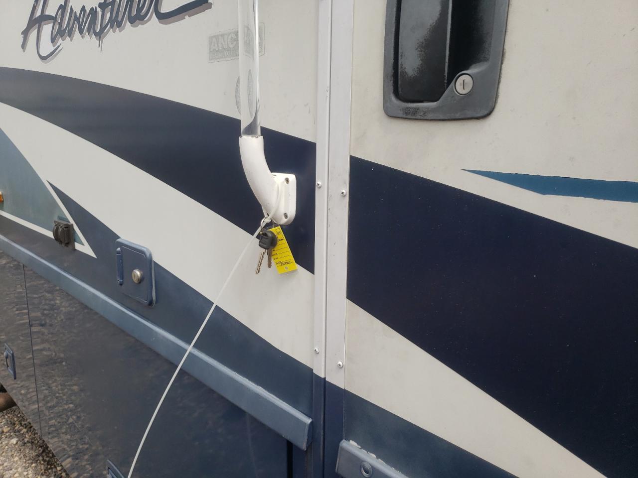 Photo 5 from auction – 2003 WINNEBAGO MOTORHOME with VIN 5B4MP67G733367411