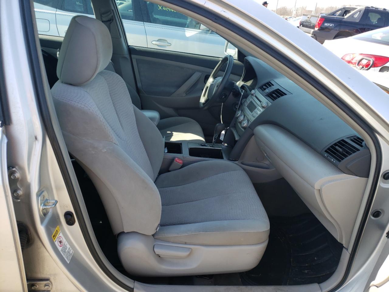 Photo 5 from auction – 2011 TOYOTA CAMRY BASE with VIN 4T4BF3EK1BR216570