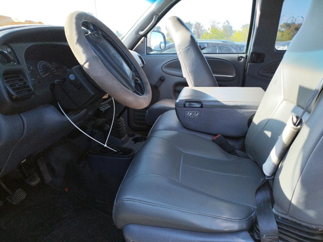 Photo 5 from auction – 2001 DODGE RAM 2500 with VIN 3B7KF23751G737395