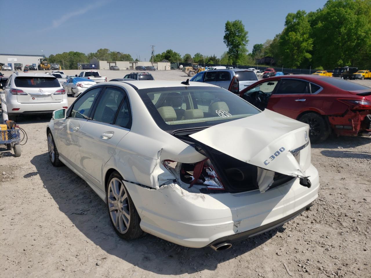 Photo 3 from auction – 2011 MERCEDES-BENZ C 300 with VIN WDDGF5EB7BA528609