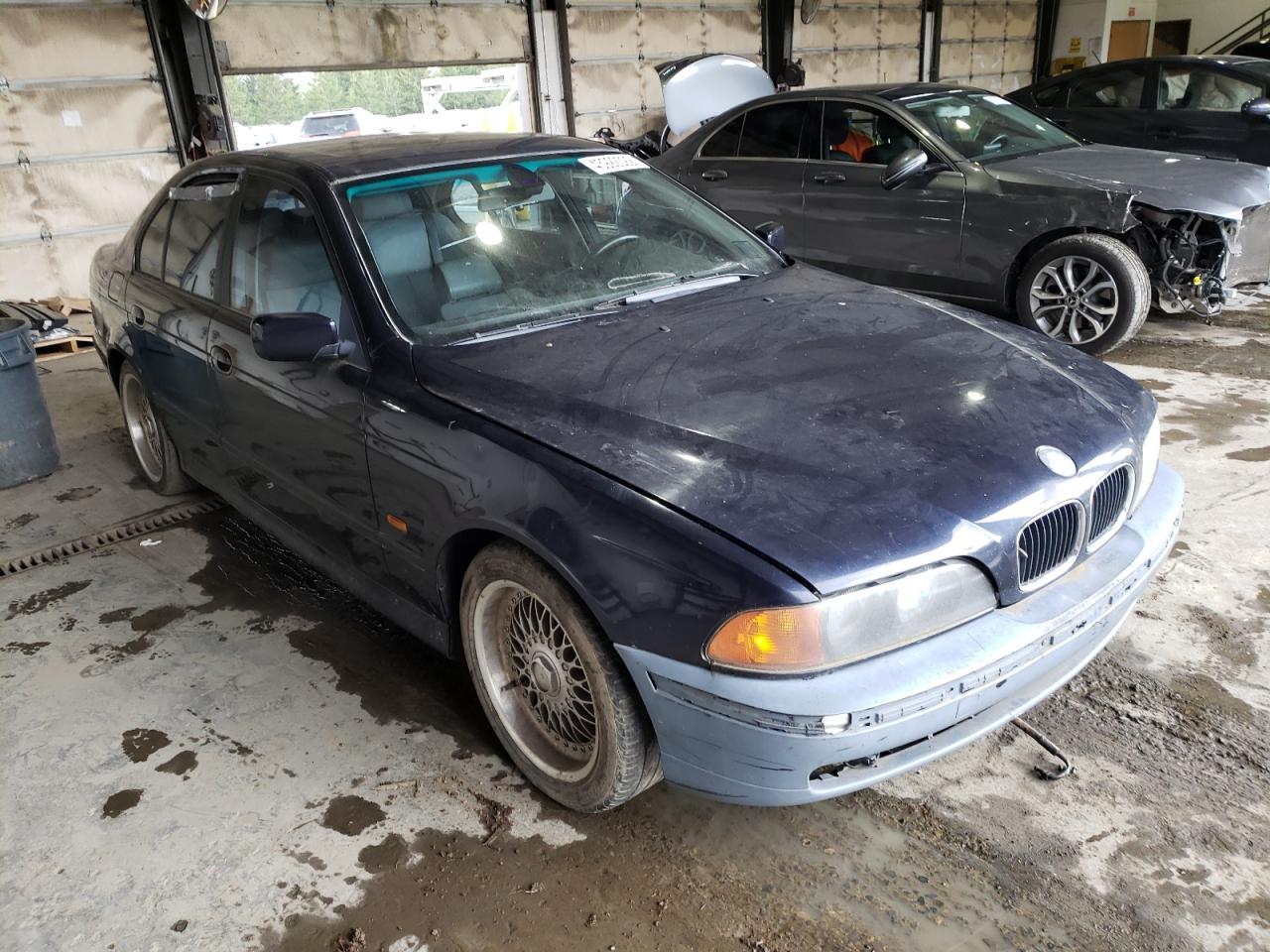 BMW 528 I AUTO 2000 with VIN WBADM6342YGU17577 - Photo from auction