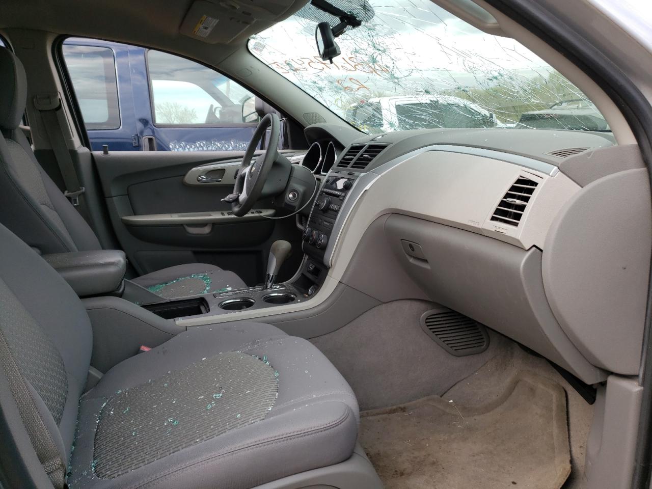 Photo 5 from auction – 2010 CHEVROLET TRAVERSE L with VIN 1GNLREED7AS148963