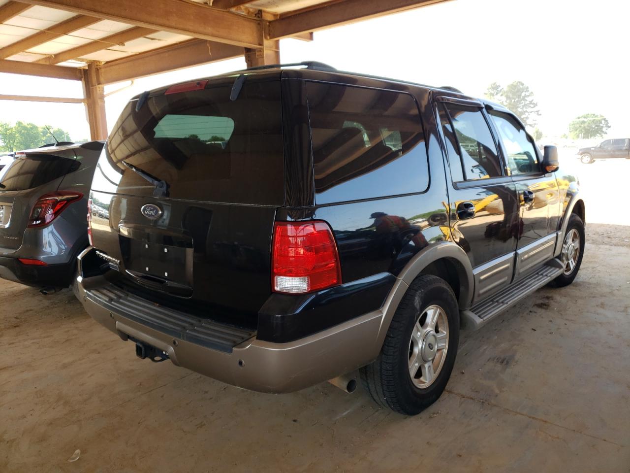 Photo 4 from auction – 2003 FORD EXPEDITION with VIN 1FMFU17L03LC56819