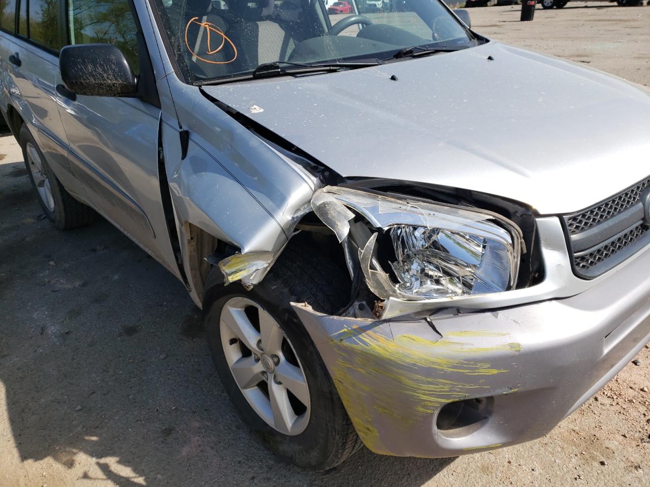 Photo 9 from auction – 2005 TOYOTA RAV4 with VIN JTEGD20V850089667