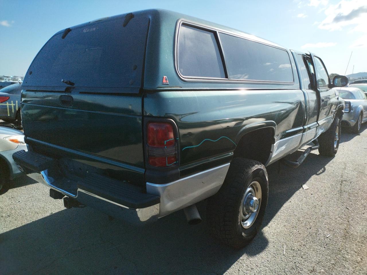 Photo 4 from auction – 2001 DODGE RAM 2500 with VIN 3B7KF23751G737395