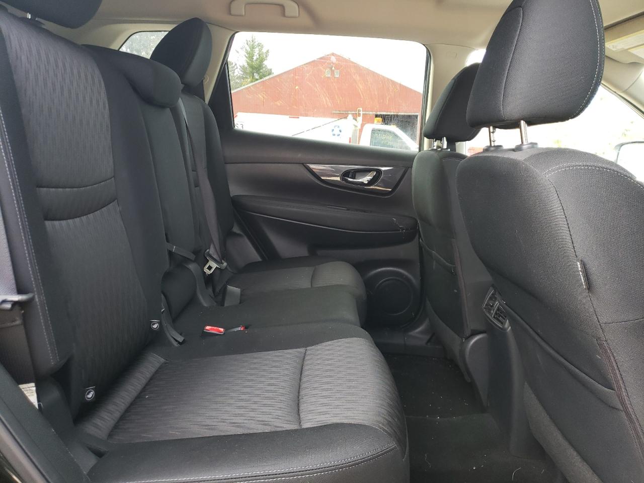 Photo 6 from auction – 2017 NISSAN ROGUE S with VIN KNMAT2MV4HP613125