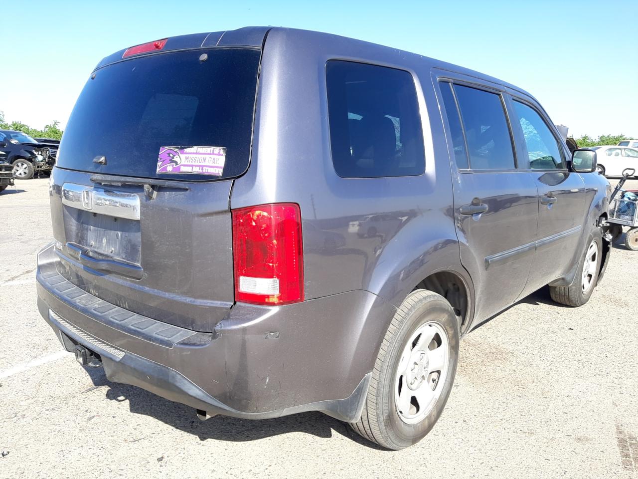 Photo 4 from auction – 2015 HONDA PILOT LX with VIN 5FNYF3H26FB018215