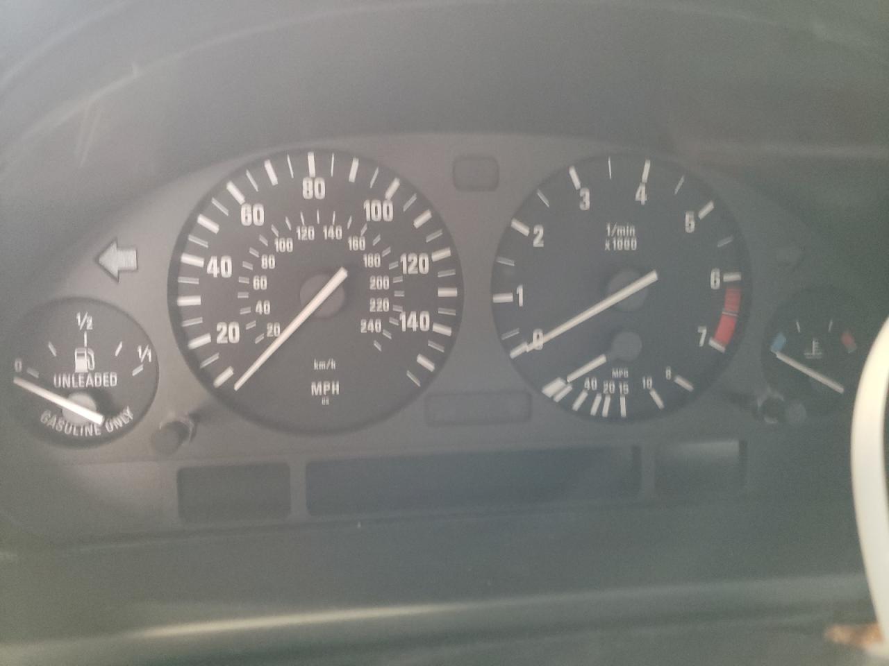 Photo 8 from auction – 2000 BMW 528 I AUTO with VIN WBADM6342YGU17577