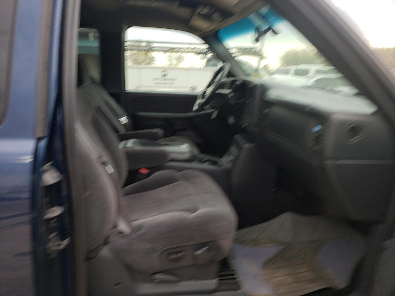 Photo 5 from auction – 2002 CHEVROLET SILVERADO with VIN 1GCEK19T52Z307830