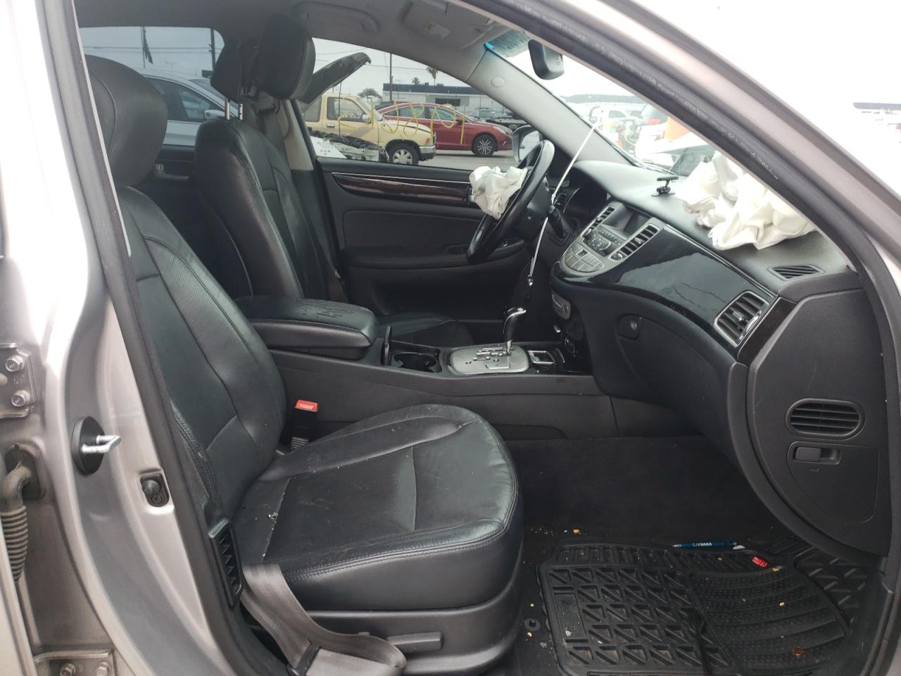 Photo 5 from auction – 2013 HYUNDAI GENESIS 3. with VIN KMHGC4DD4DU241032