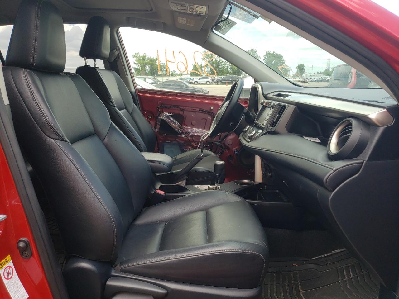Photo 5 from auction – 2015 TOYOTA RAV4 LIMIT with VIN JTMYFREV5FD063591