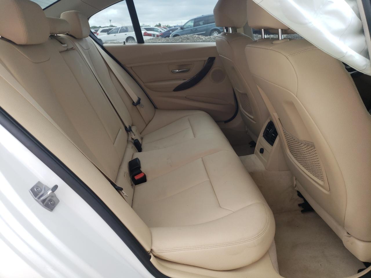 Photo 6 from auction – 2014 BMW 328 XI with VIN WBA3B3G53ENR83550
