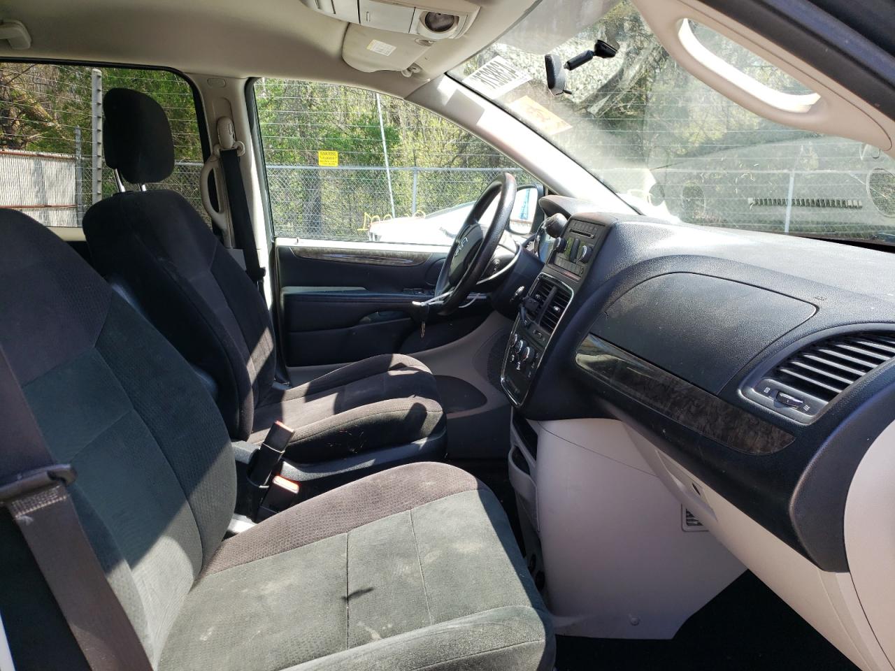 Photo 5 from auction – 2011 DODGE GRAND CARA with VIN 2D4RN3DG9BR786376