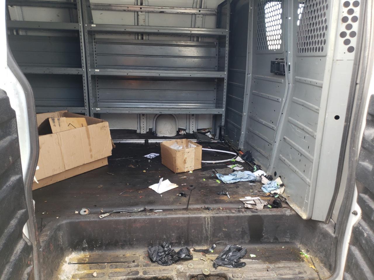 Photo 6 from auction – 2015 CHEVROLET EXPRESS G2 with VIN 1GCWGFCF4F1174942
