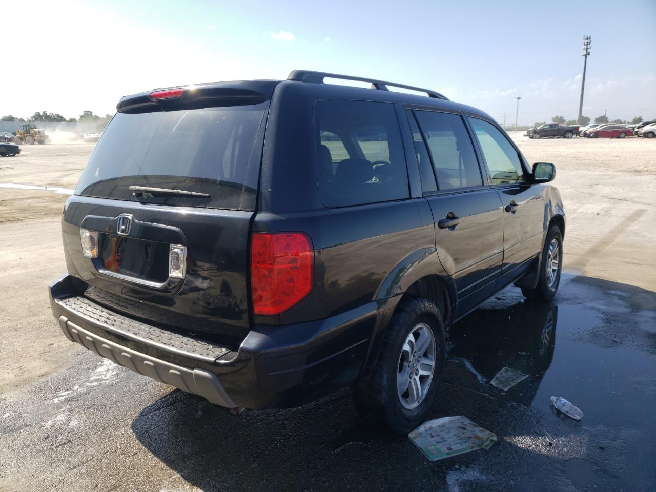 Photo 4 from auction – 2005 HONDA PILOT EXL with VIN 2HKYF18535H554117