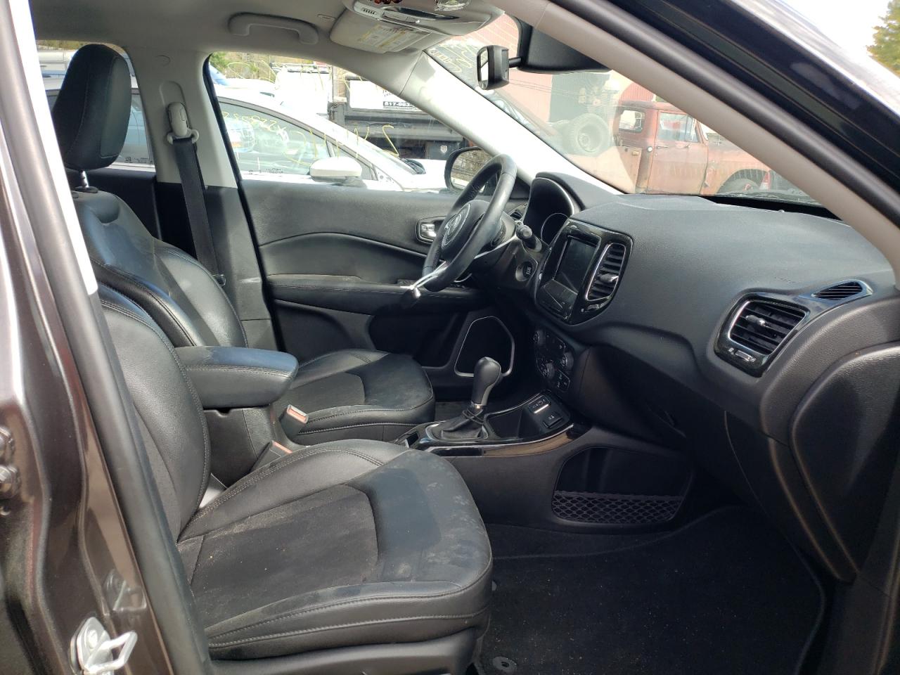 Photo 5 from auction – 2019 JEEP COMPASS LA with VIN 3C4NJCBBXKT613915