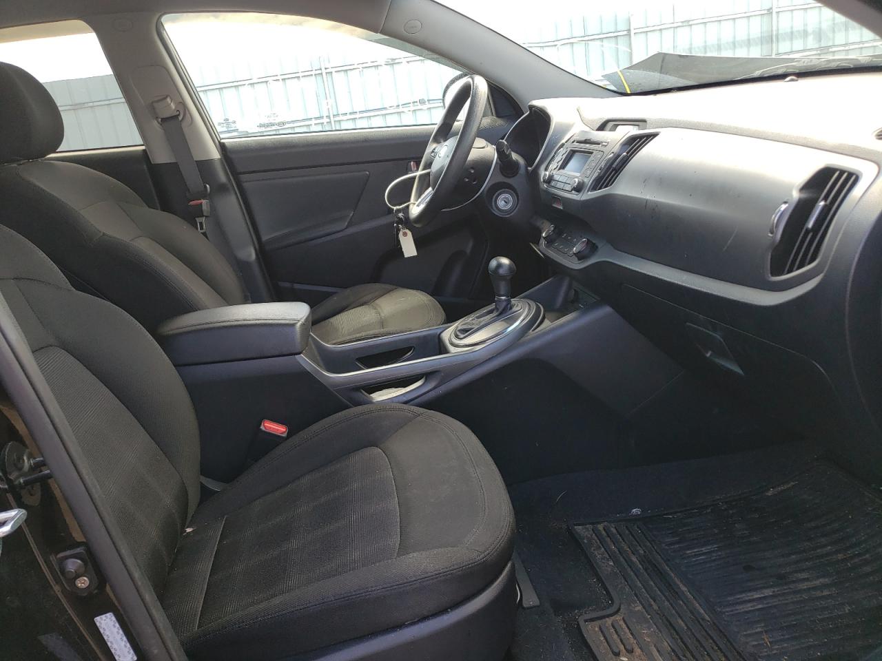 Photo 5 from auction – 2011 KIA SPORTAGE L with VIN KNDPBCA28B7042288