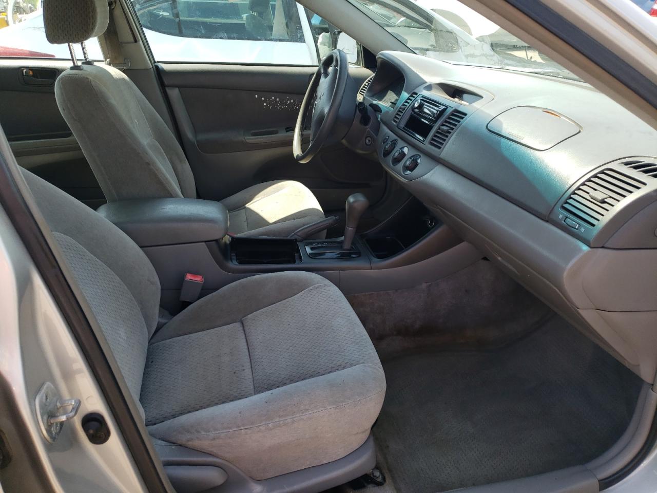Photo 5 from auction – 2002 TOYOTA CAMRY LE with VIN 4T1BE32K82U626221