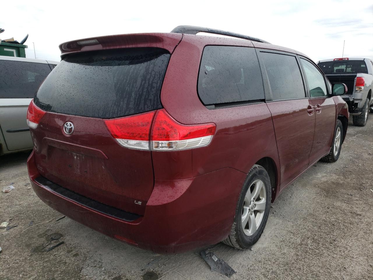 Photo 4 from auction – 2011 TOYOTA SIENNA LE with VIN 5TDKK3DC5BS005557