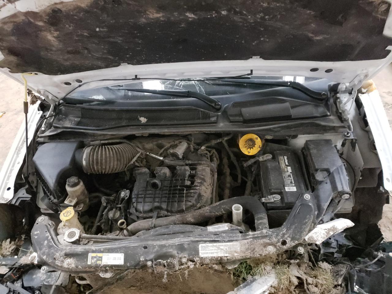 Photo 7 from auction – 2015 CHRYSLER TOWN & COU with VIN 2C4RC1CG9FR521553