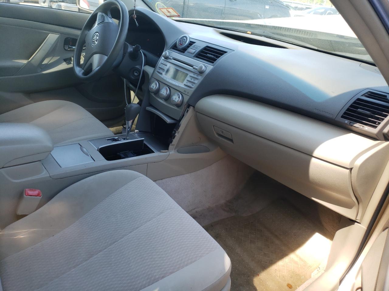 Photo 5 from auction – 2010 TOYOTA CAMRY BASE with VIN 4T1BF3EK6AU115176