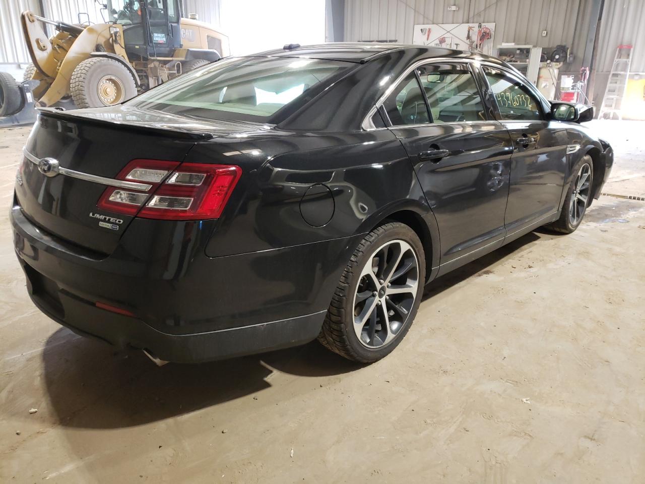 Photo 4 from auction – 2015 FORD TAURUS LIM with VIN 1FAHP2J8XFG106718