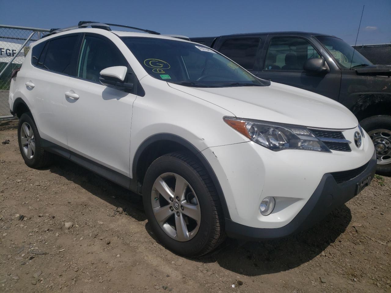 Photo 1 from auction – 2015 TOYOTA RAV4 XLE with VIN 2T3RFREV0FW407643
