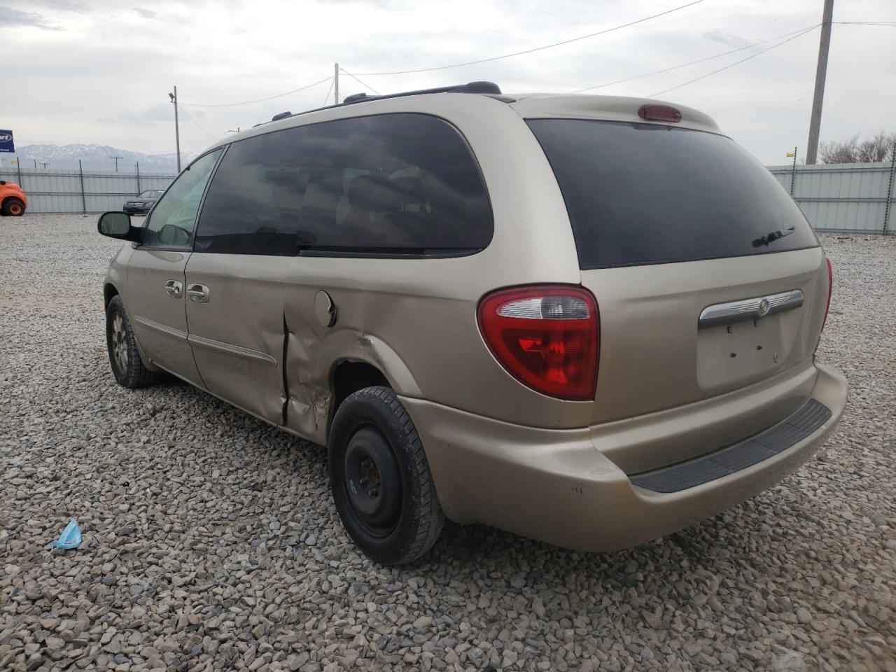 Photo 3 from auction – 2003 CHRYSLER TOWN & COU with VIN 2C4GP74L03R132192