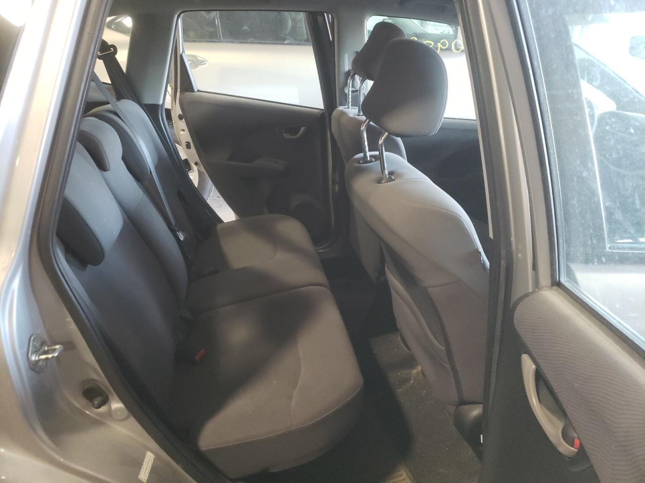 Photo 6 from auction – 2011 HONDA FIT with VIN JHMGE8H33BS005714