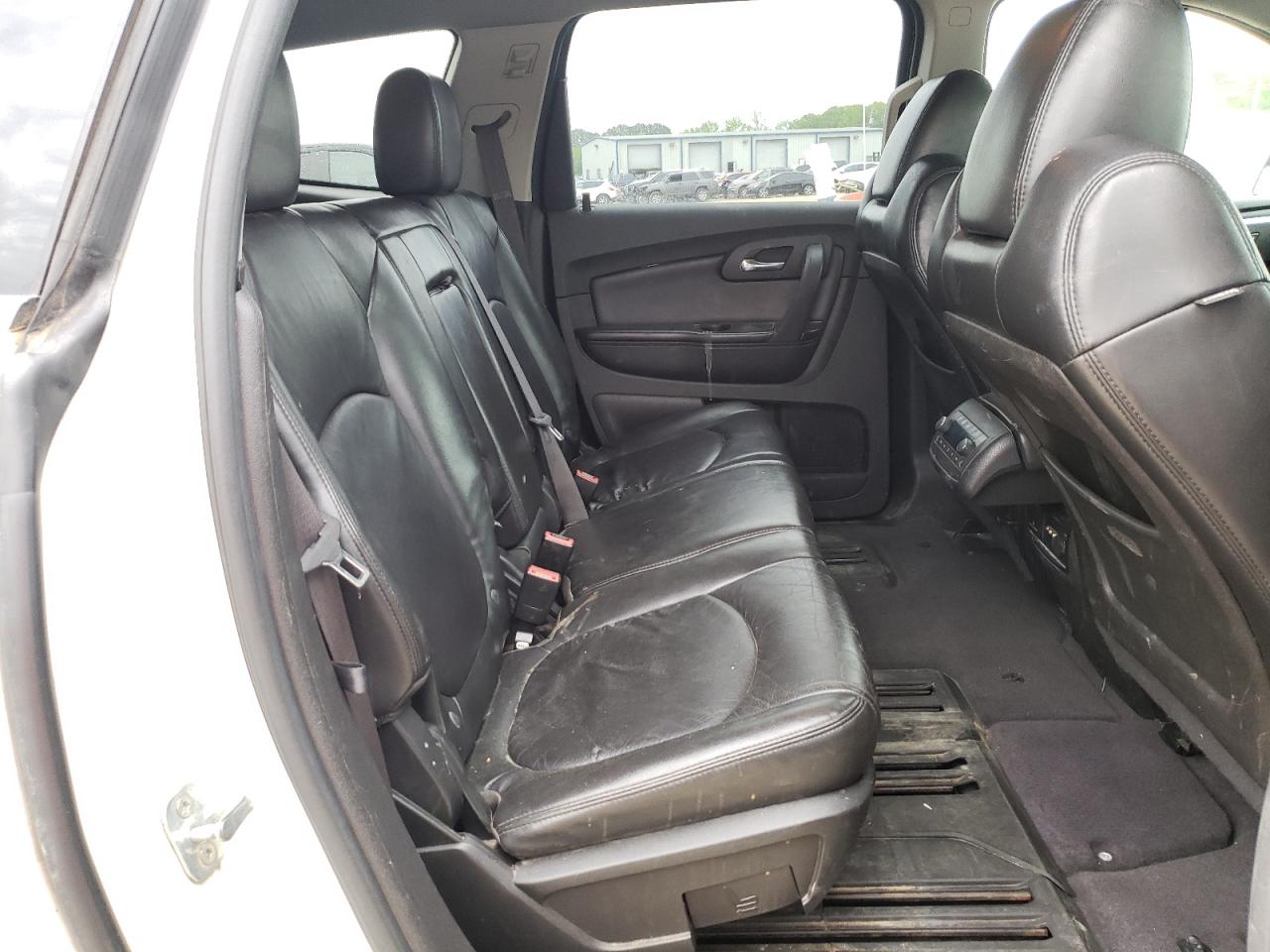 Photo 6 from auction – 2011 CHEVROLET TRAVERSE L with VIN 1GNKRJED0BJ132180