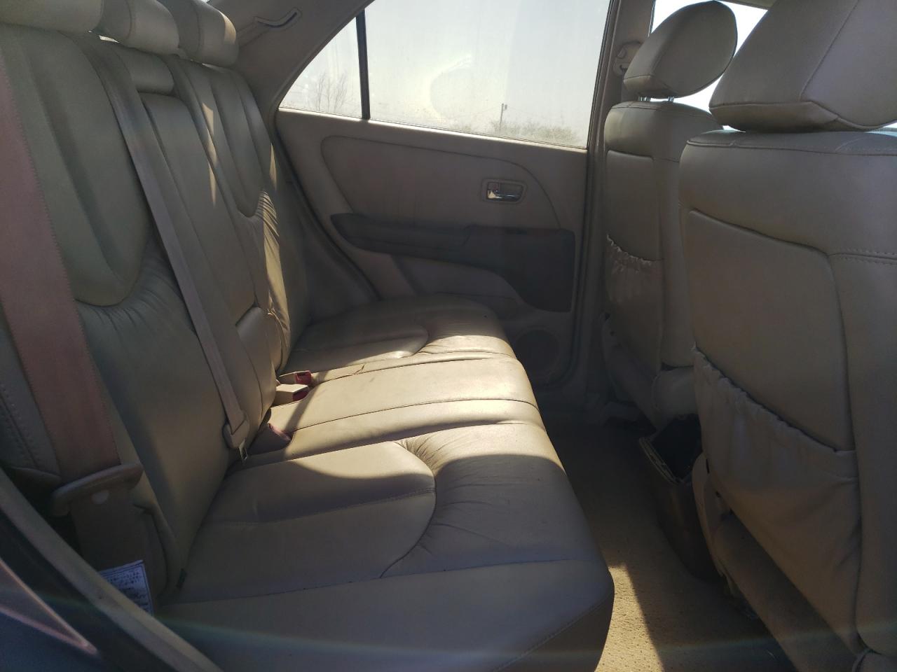 Photo 6 from auction – 2002 LEXUS RX 300 with VIN JTJHF10U320243733