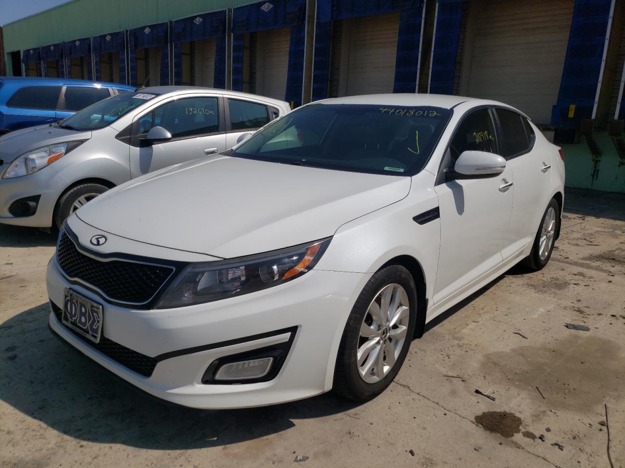 Photo 2 from auction – 2015 KIA OPTIMA EX with VIN 5XXGN4A74FG373729