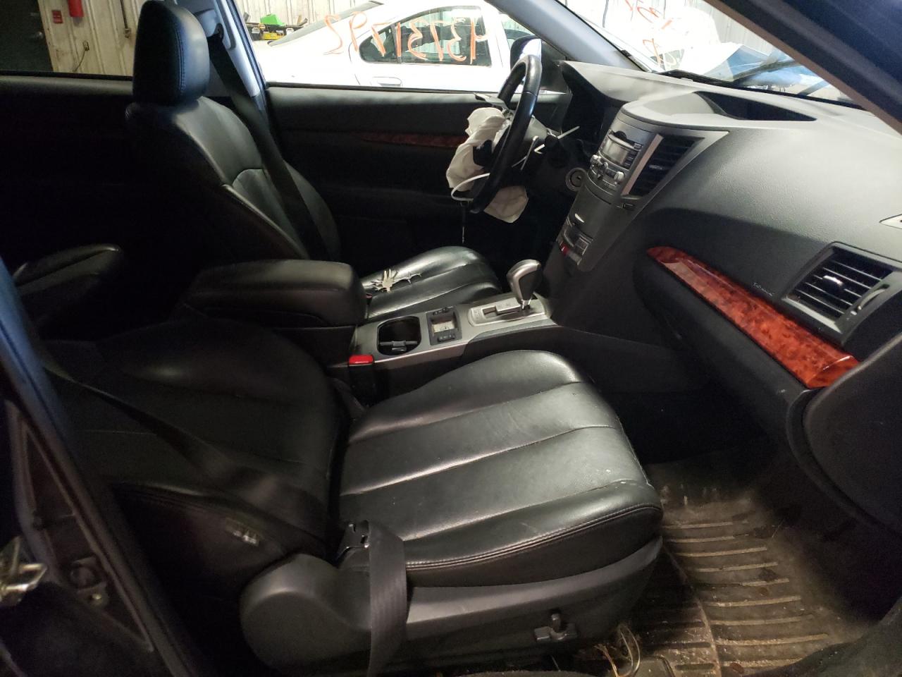 Снимка 5 от търг – 2010 SUBARU OUTBACK 2. с VIN 4S4BRBKC2A3381007