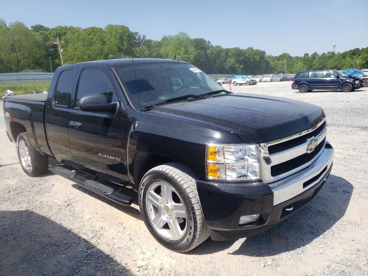 CHEVROLET SILVERADO 2011 with VIN 1GCRCSE00BZ271030 - Photo from auction