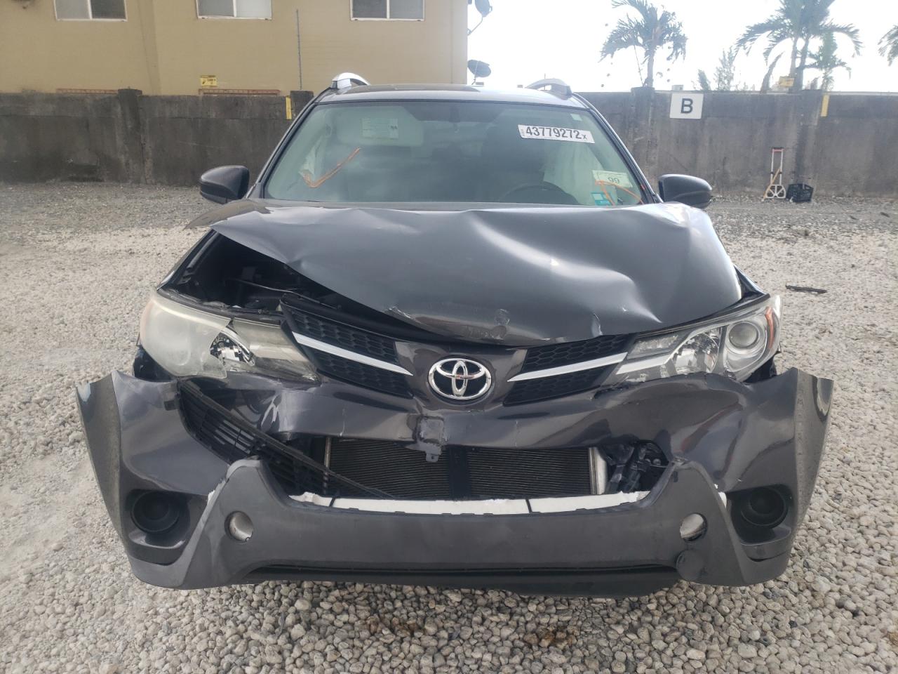 Photo 9 from auction – 2015 TOYOTA RAV4 LE with VIN 2T3ZFREV2FW146838