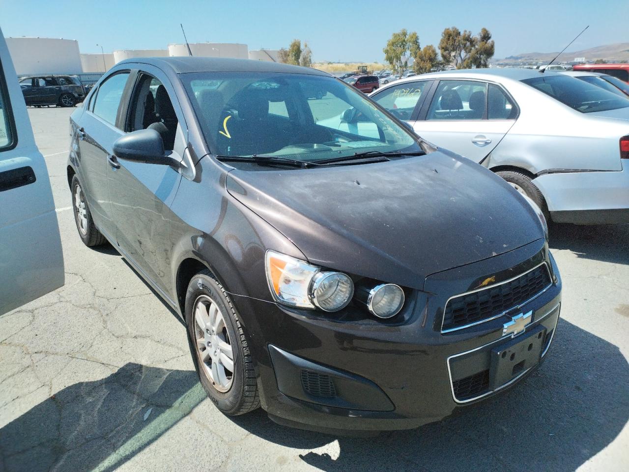 CHEVROLET SONIC LT 2014 with VIN 1G1JC5SG2E4105506 - Photo from auction