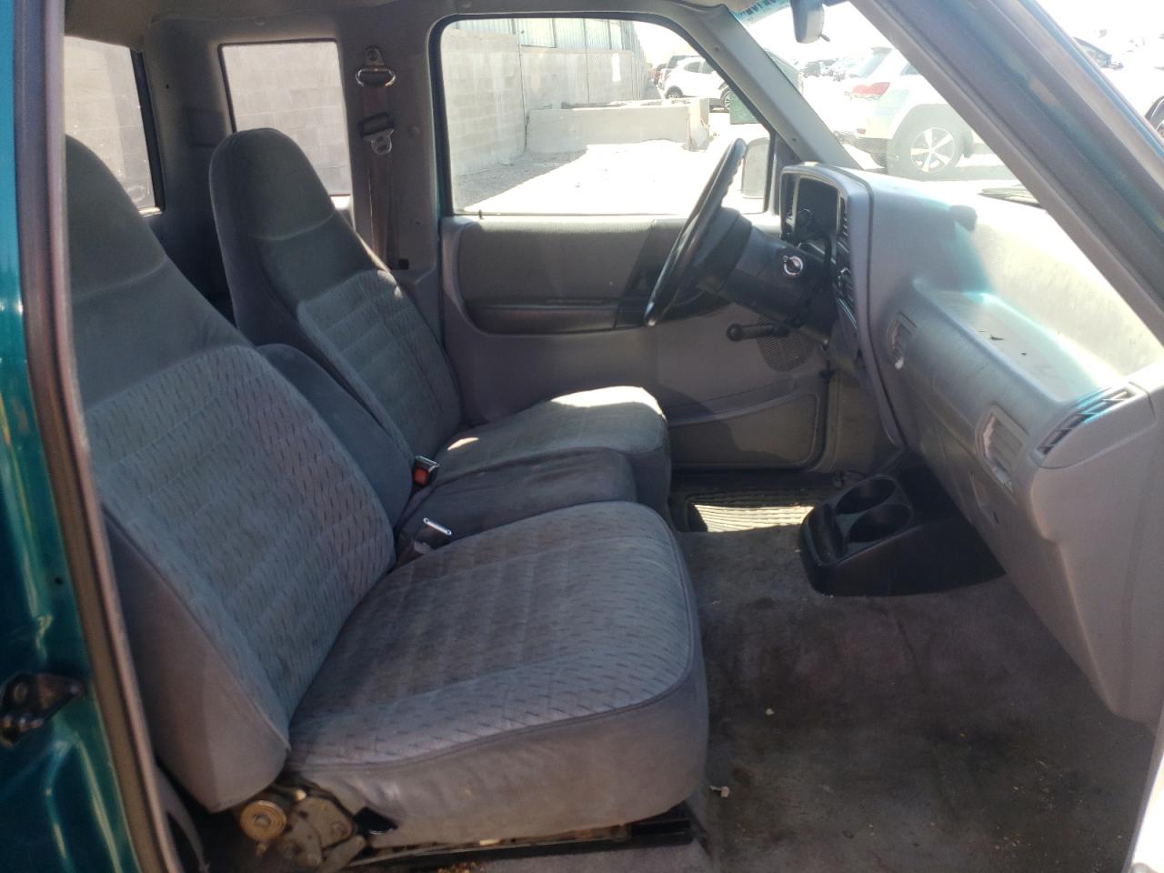 Photo 5 from auction – 1994 FORD RANGER SUP with VIN 1FTCR14X6RPC55949