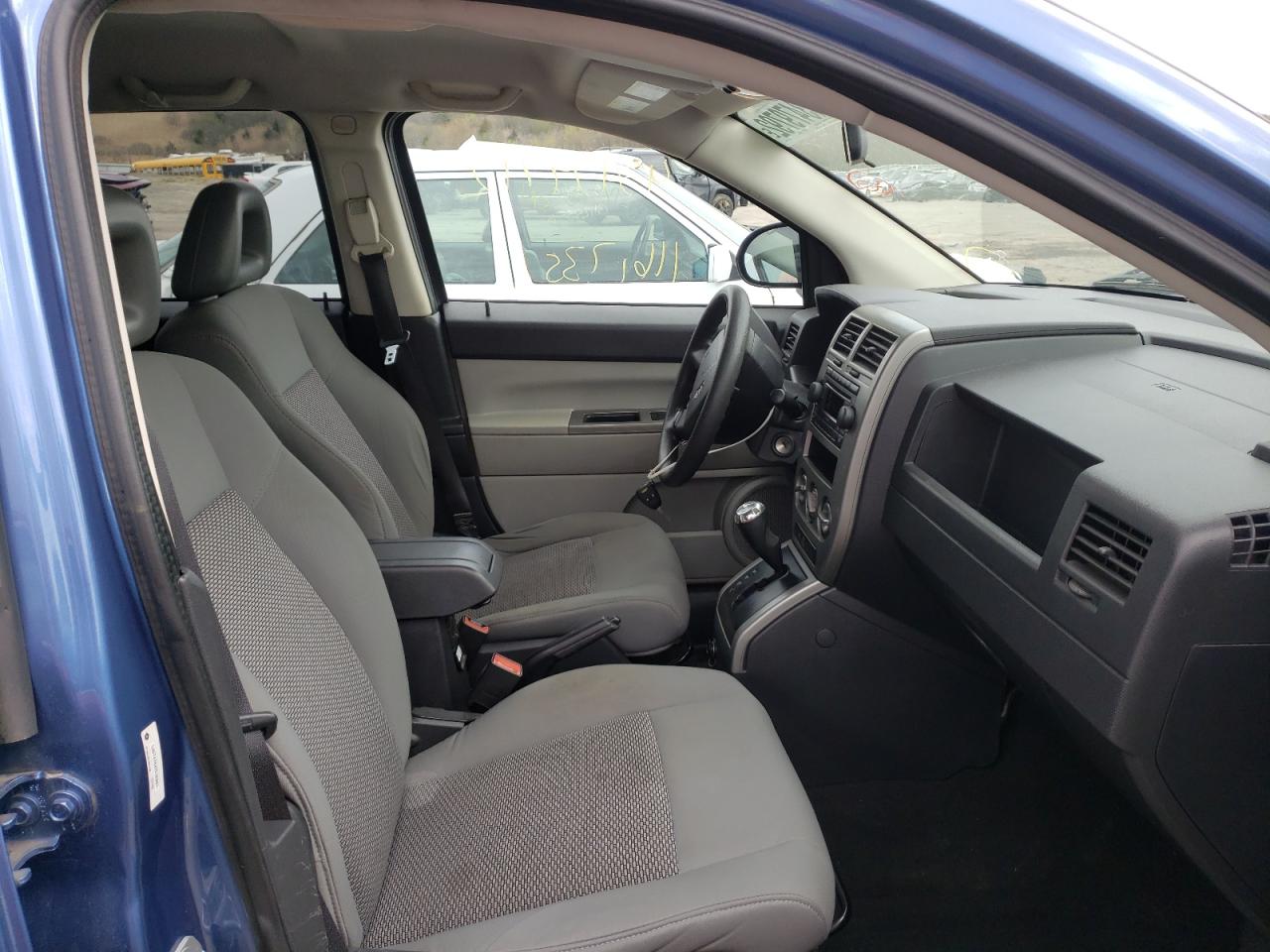 Photo 5 from auction – 2007 JEEP COMPASS with VIN 1J8FT47W47D103887