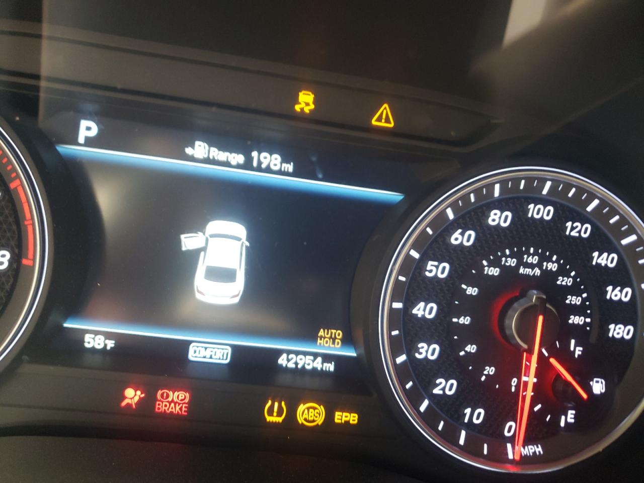 Photo 8 from auction – 2019 GENESIS G70 ELITE with VIN KMTG74LE5KU013882