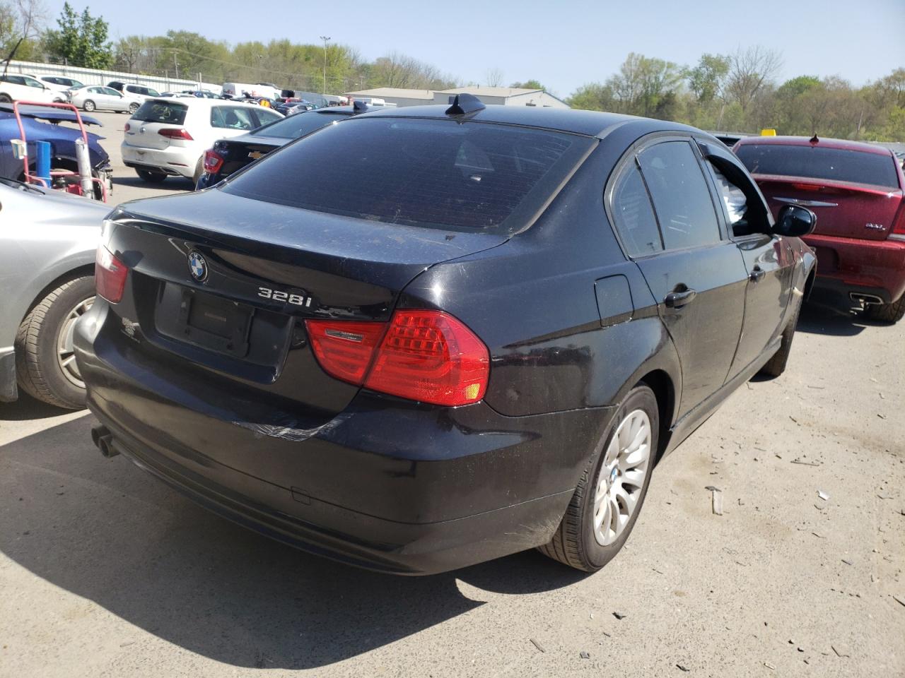 Photo 4 from auction – 2009 BMW 328 I with VIN WBAPH77509NM45241