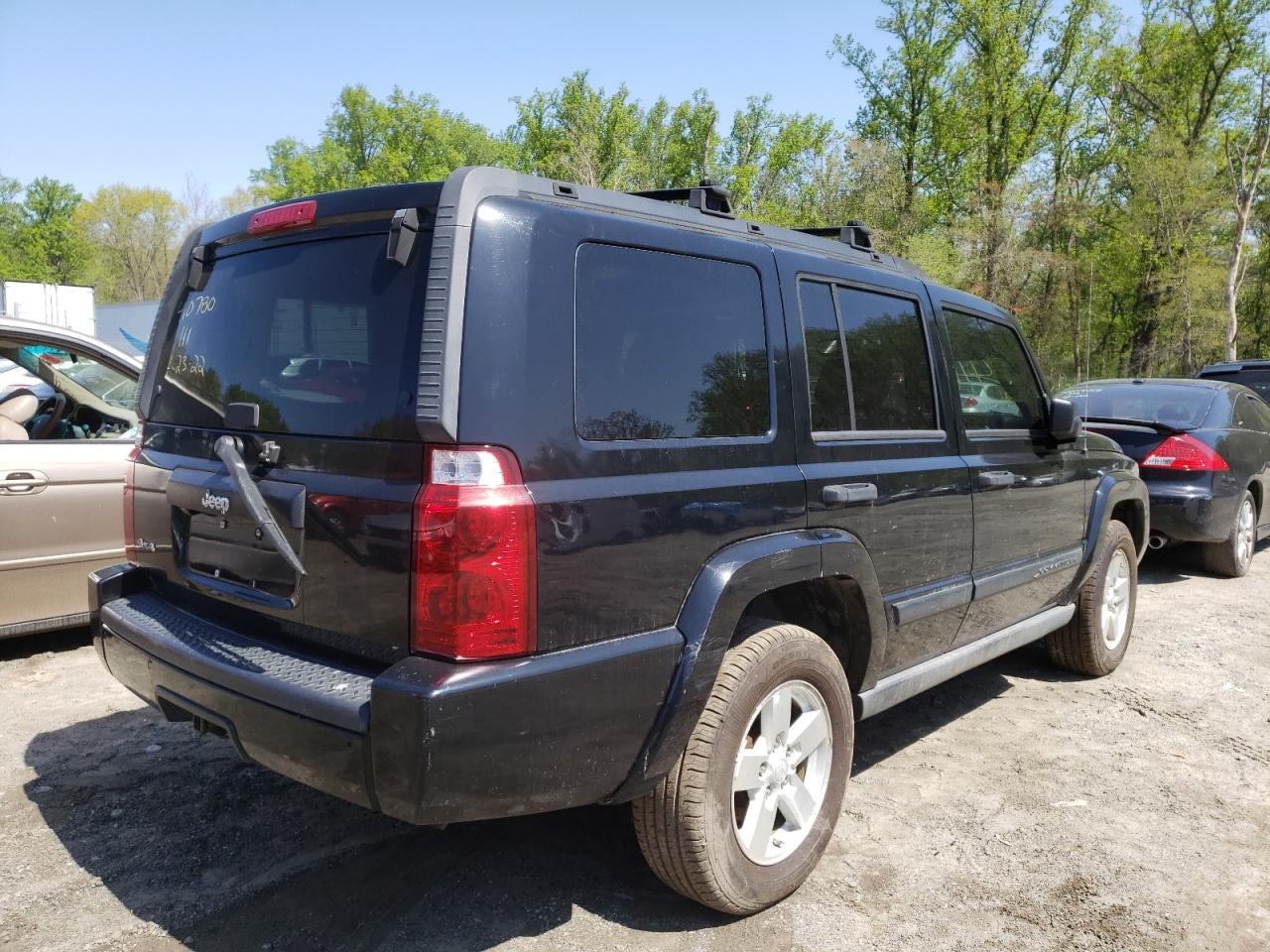 Photo 4 from auction – 2006 JEEP COMMANDER with VIN 1J8HG48K26C352461